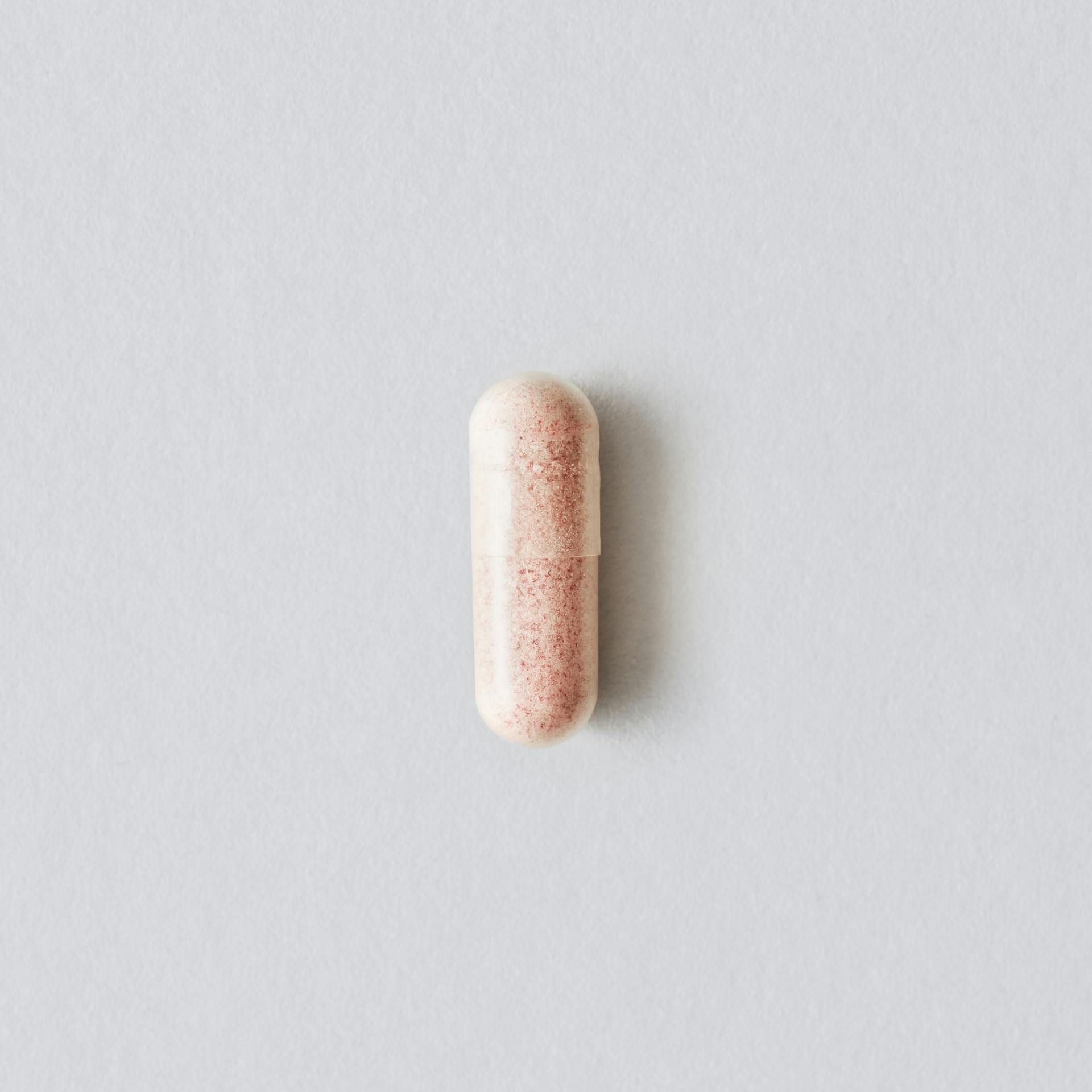 Women's Probiotic veggie capsule product image.